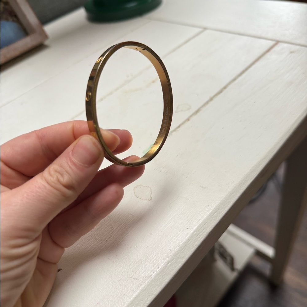 Cartier Gold Bangle with Engraved Details - Picture 5 of 6